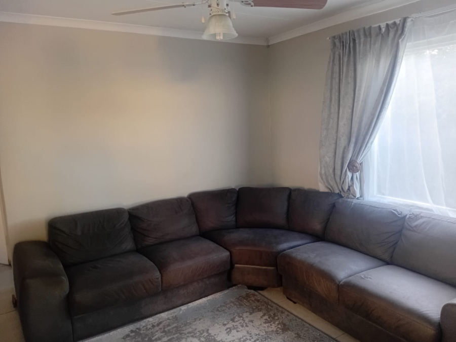 To Let 2 Bedroom Property for Rent in Beacon Bay Eastern Cape